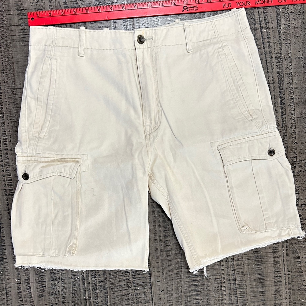 Levi's Men's Off-White Cargo Shorts